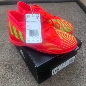 Adidas Predator Edge .3 J solar red Indoor Soccer shoes Youth Size 12.5  GV8510